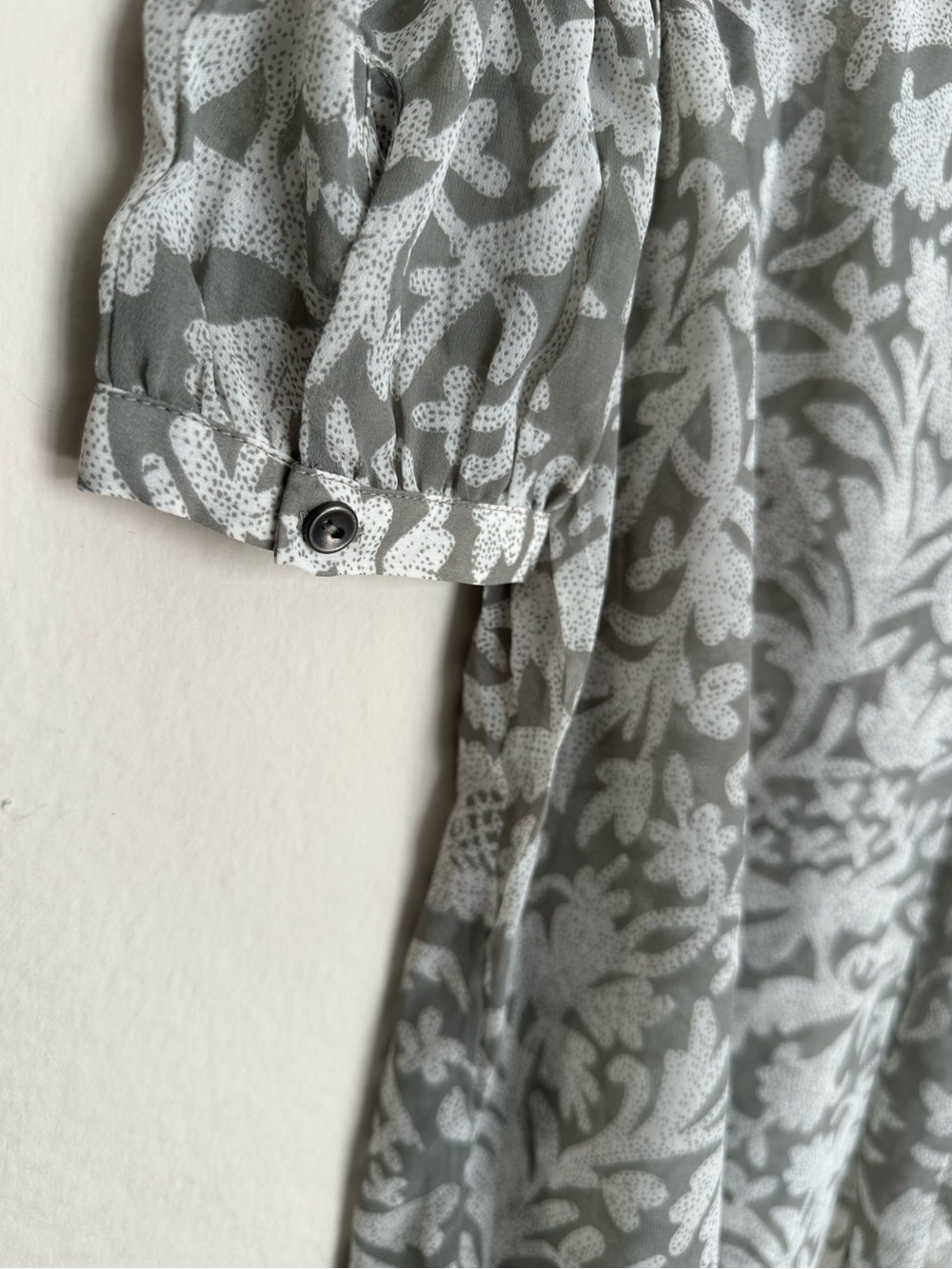Lucky Brand Mesh Gray Floral Print Boho Cold-Shoulder Women's Flowy Mini Dress - Picture 6 of 10